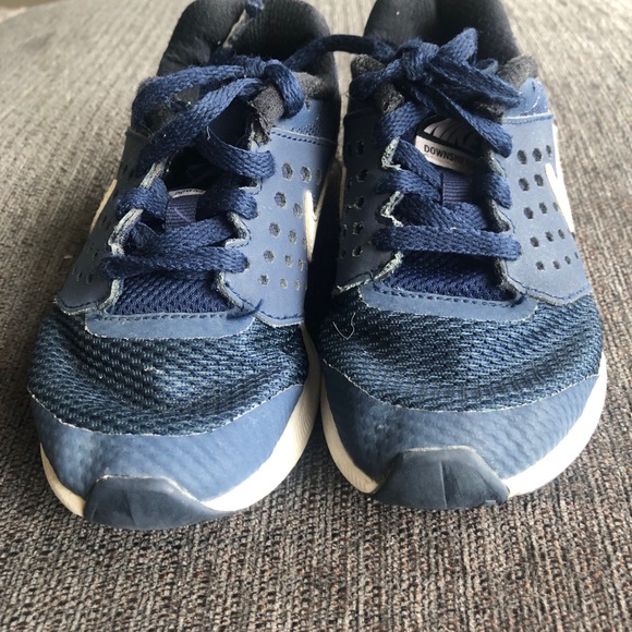 Toddler Boys Nike’s - Picture 3 of 5